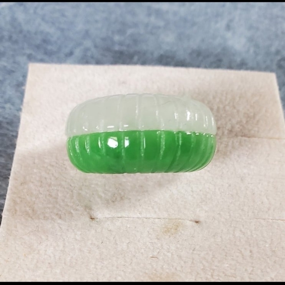Green & White Jade Layered Half Dome Circle Ring Rhodium Plating - Picture 7 of 9